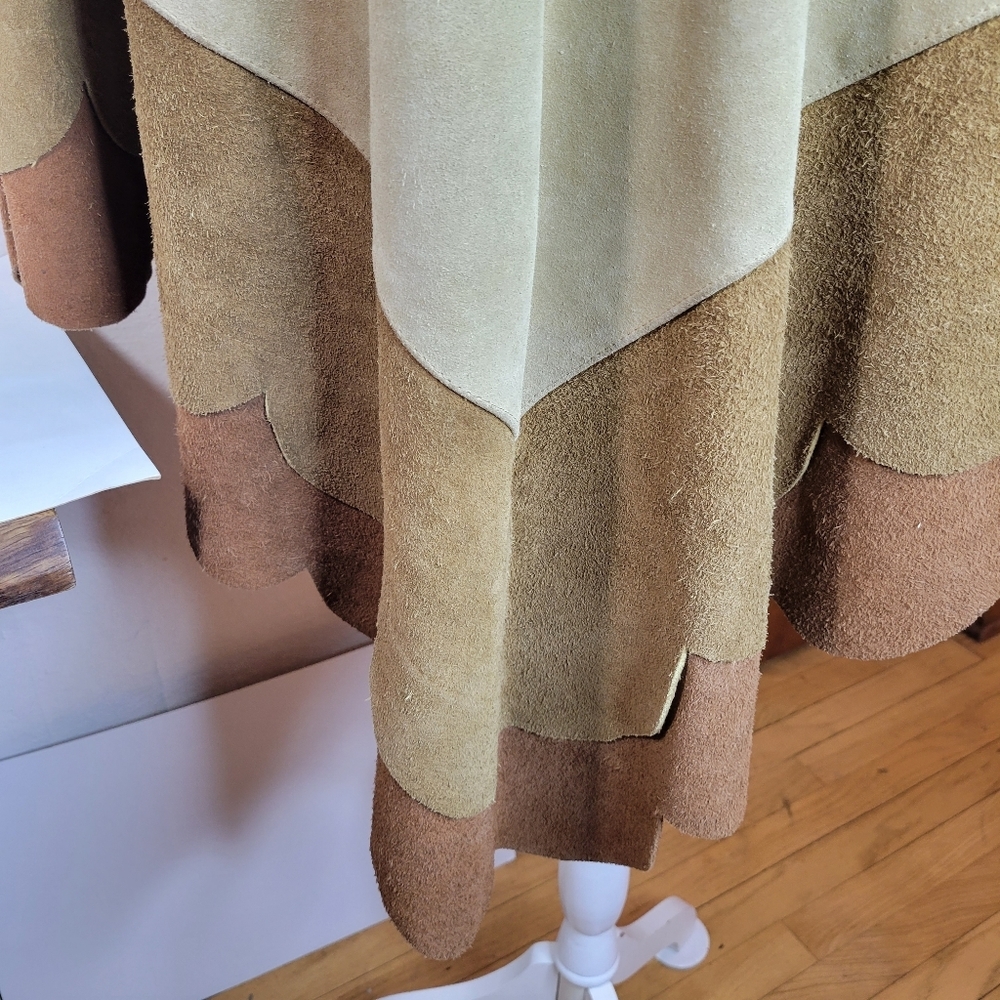 Womans Vintage 70s Suede Scallop bottom Pullover Poncho No tags 3 tone Brown - Picture 3 of 5
